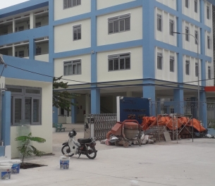 Thi công sơn trường học